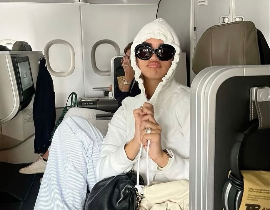 How to Dress for the Airport in Style: The Celeb-Inspired Airport Outfit Guide